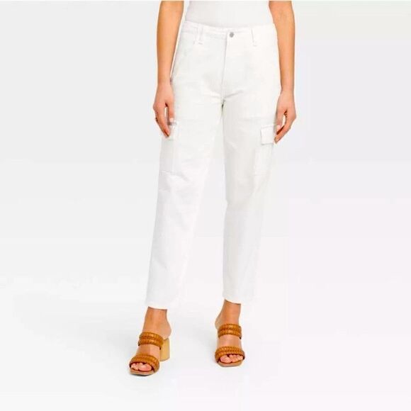 NWT Universal Thread Mid-Rise Boyfriend Jeans White Size 8 - Picture 7 of 8